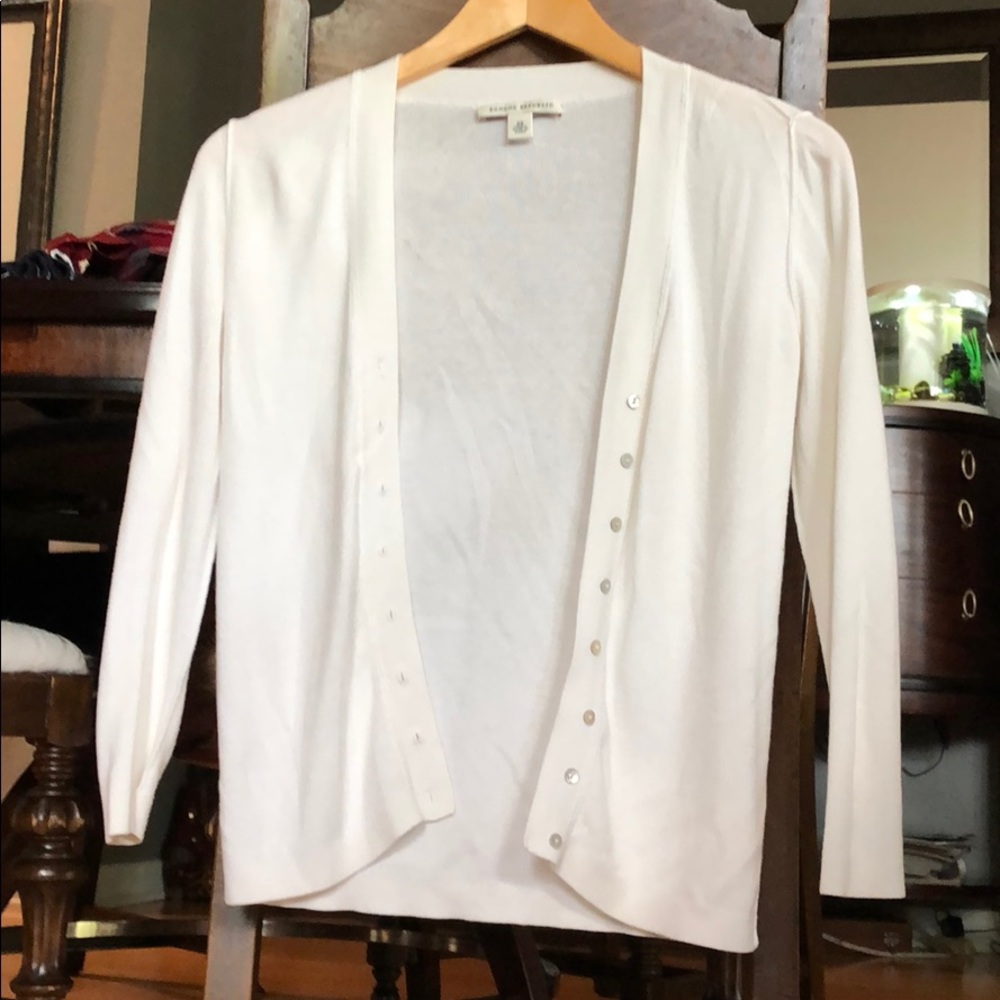 🚨 Banana Republic Cardigan 🚨
